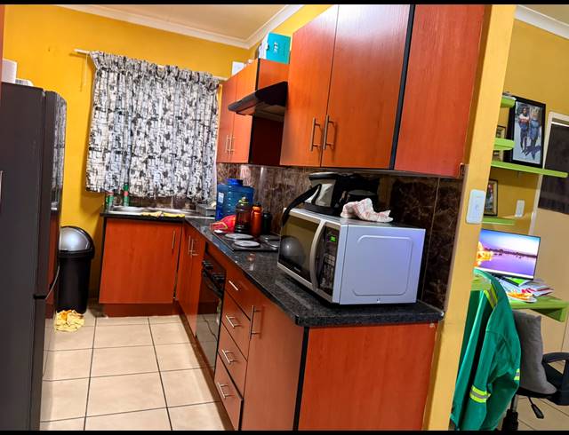 2 BEDROOM APARTMENT FOR SALE IN WATERVAL EAST